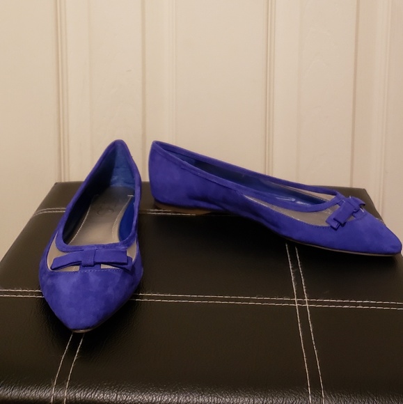 BCBG Paris Suede Bow Vamp Pointed Shoe - Picture 3 of 8